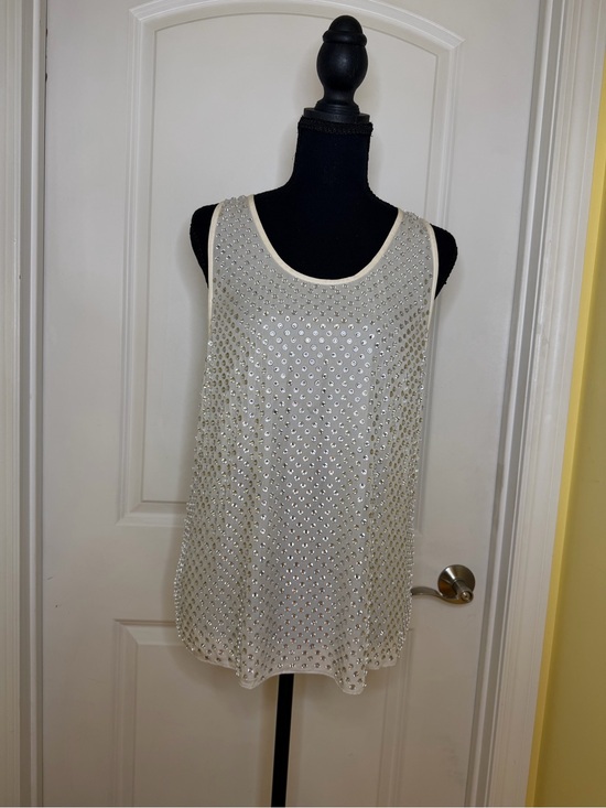 Marc Jacobs Tops - Marc Jacobs white Sleeveless Embellished Tank size M, good condition